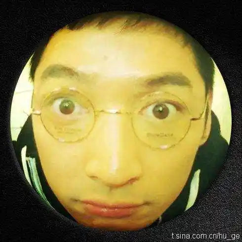 胡歌的自拍照真是一言难尽,和荧幕上差别好大!这就是有颜任性吧!