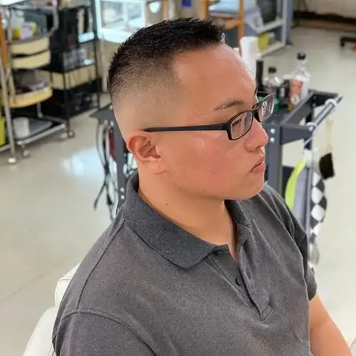 为什么那么多男士选择两侧铲短发型?知道了这3个好处,你也会爱上