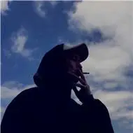 社会帅哥抽烟头像图片