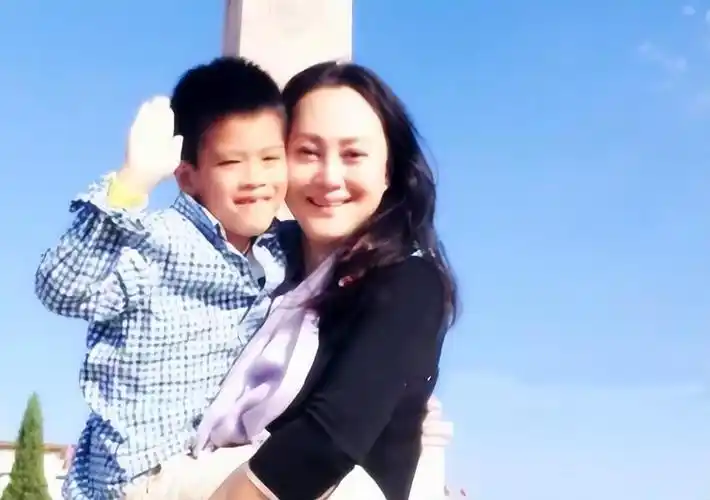 妻子离世丈夫投入地产大亨怀抱大宋佳如何抉择