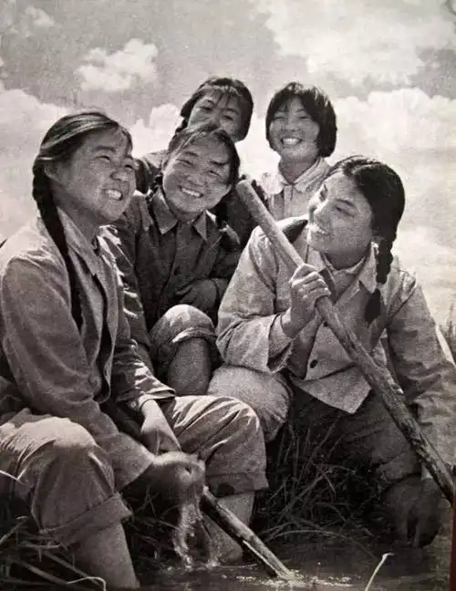 内蒙古知青合唱《草原恋》,满满的年代感,值得一看!