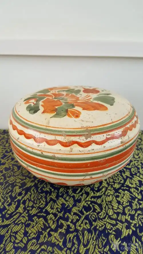 元代红绿彩胭脂盒