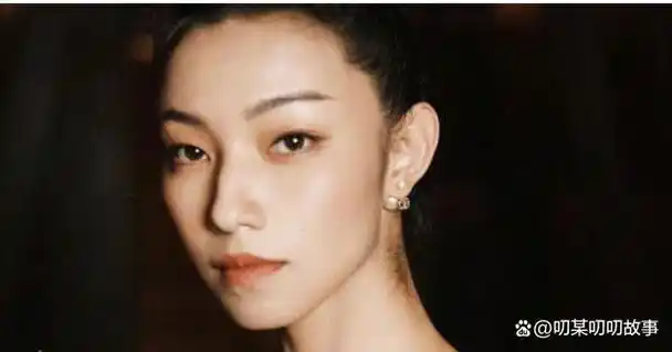 今天,电影封神邓婵玉的扮演者那尔那茜小姐姐终于喜登热搜,原来是她的