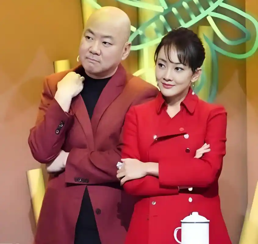 演员牛莉:为普通老公生三个孩子 著名演员牛莉,以精湛演技点亮春晚