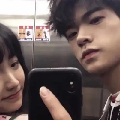 一对两张真人潮流甜蜜情侣头像