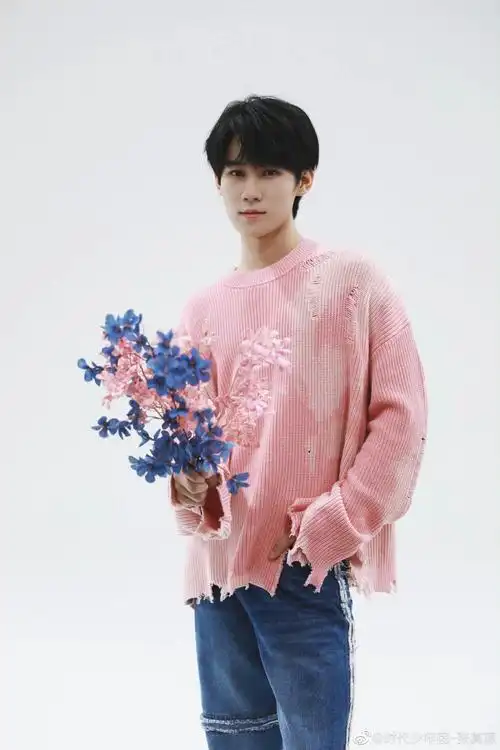 张真源戴口罩的仪式感每周七天不重样一天换一个