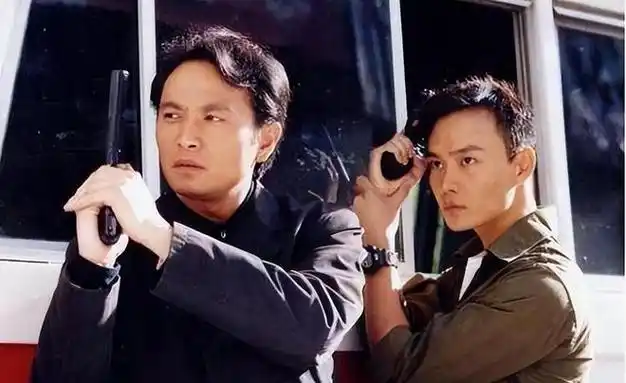 演员丁志诚照顾残疾姐姐半生每年为傅彪扫墓61岁孤身一人