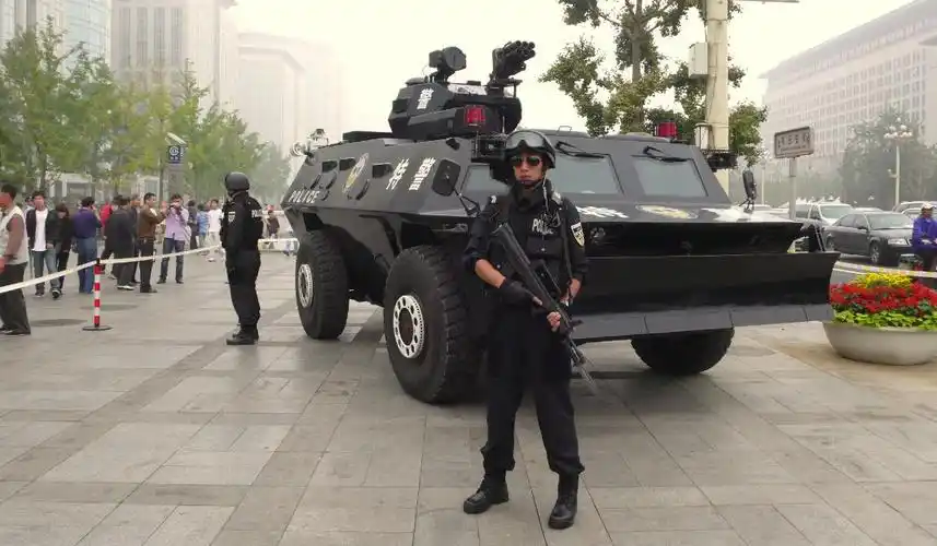 长安街上最帅特警!