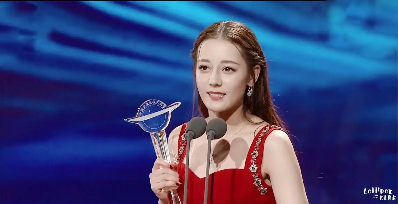 cr:lollipop_dlrb修图站迪丽热巴金鹰节颁奖晚会