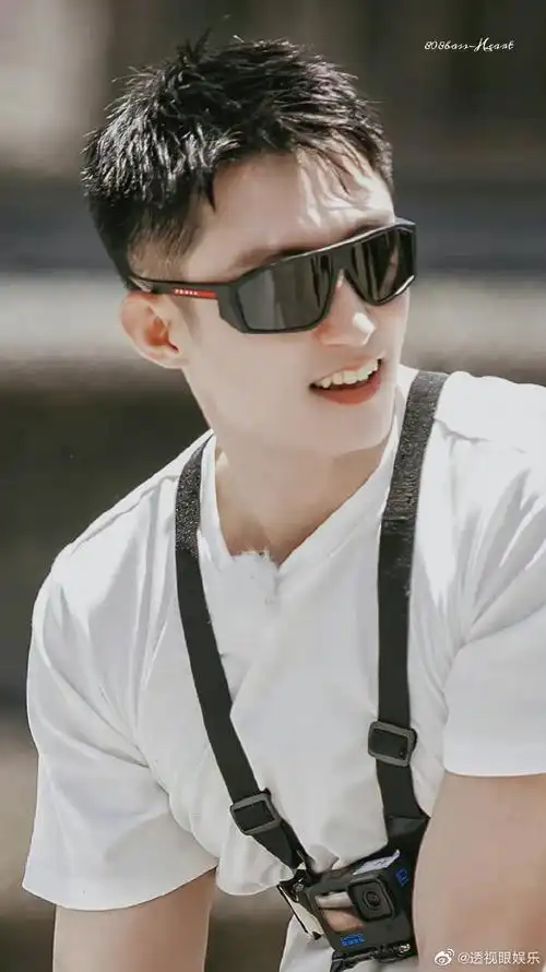 黄景瑜独竹漂不走寻常路##黄景瑜好适合极限挑战