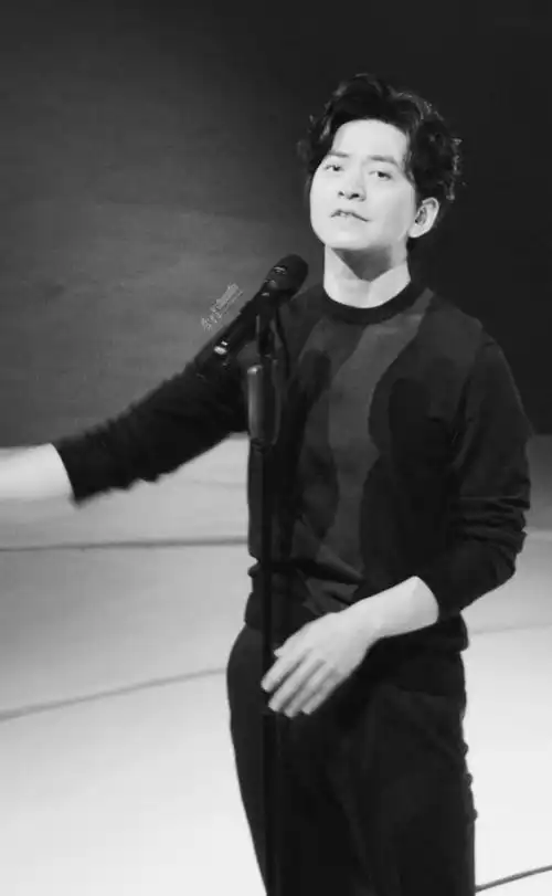 李健万物安生时巡回演唱会##1993年李健在清华大学的入学照