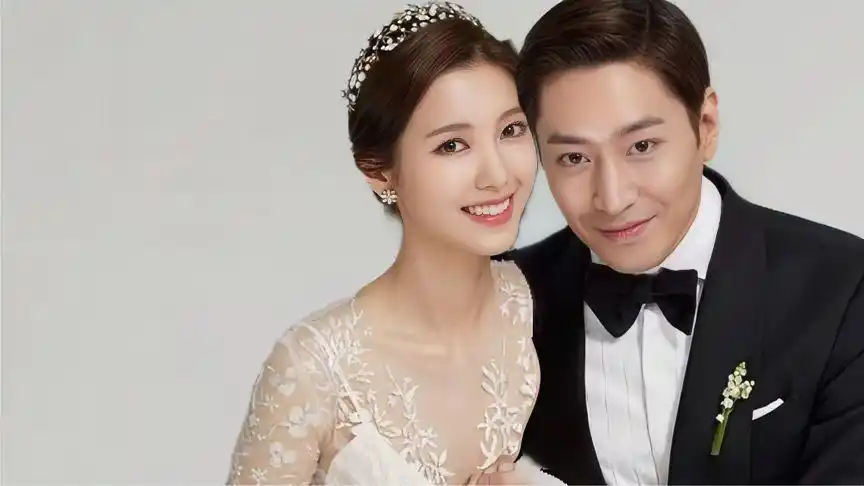 文晸赫:曾与金喜善相恋,转身爱上朴诗妍,为何娶小12岁罗惠美?