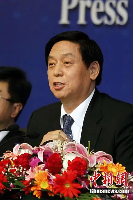 贵州省委书记栗战书回答记者提问