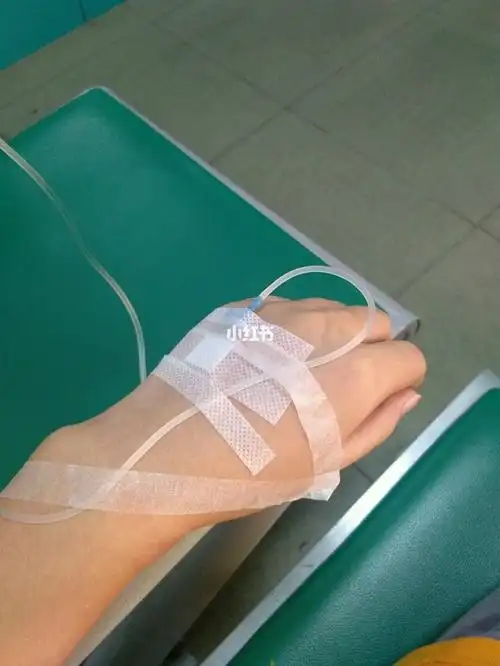 长这么大还是第一次打点滴,有点怕呢,之后的几个