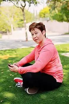 头像,美女,45岁,老,老太太,姿势,户外