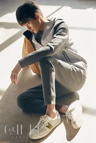 张翰造型成男生穿搭模板多套look演绎秋冬潮流风尚