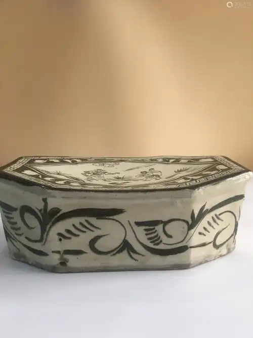 宋人物瓷枕