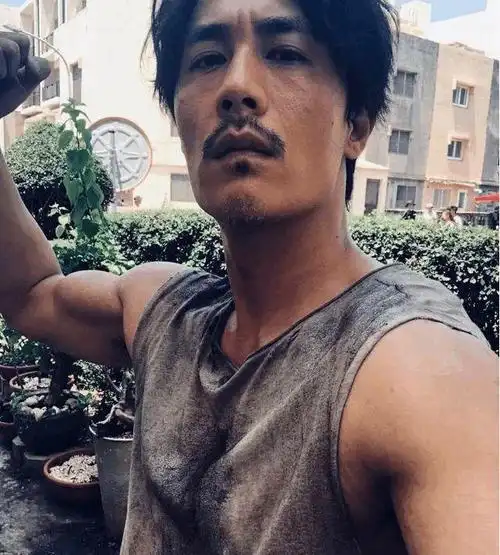 胡歌兴起娱乐圈的雅痞风连杜淳都跟风形象大变亲妈都没认出来