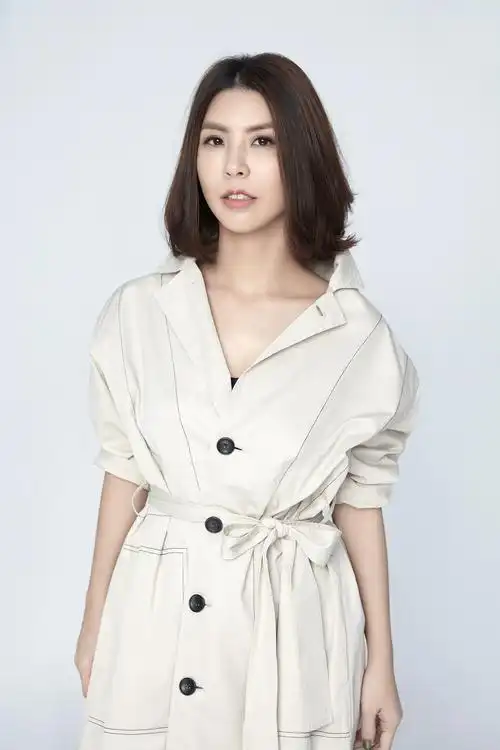 中国台湾流行乐女歌手,词曲创作人,作家,影视演员