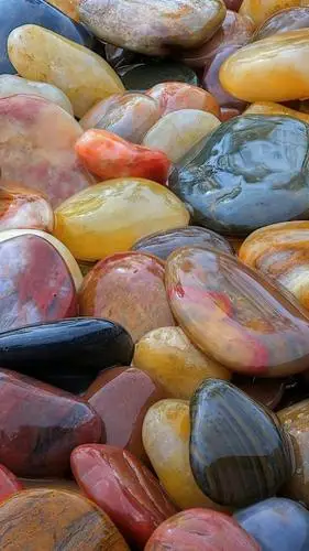 闪亮的鹅卵石壁纸