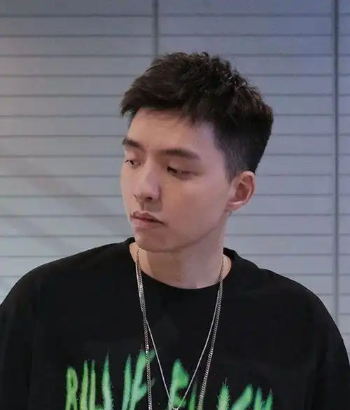 00后理发只会说两边剪短4款时尚帅气的男士发型