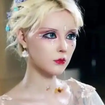 芭比迪丽拉身世之谜芭比迪丽拉身高多高