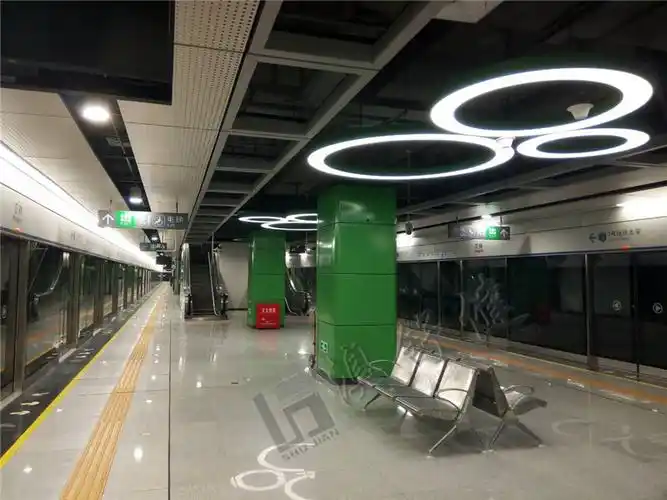 地铁排椅如何缤纷生活?