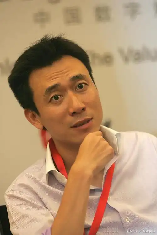 那年"美女主持人"杨蕾,34岁与身价十亿的土豆网创始人王微闪婚