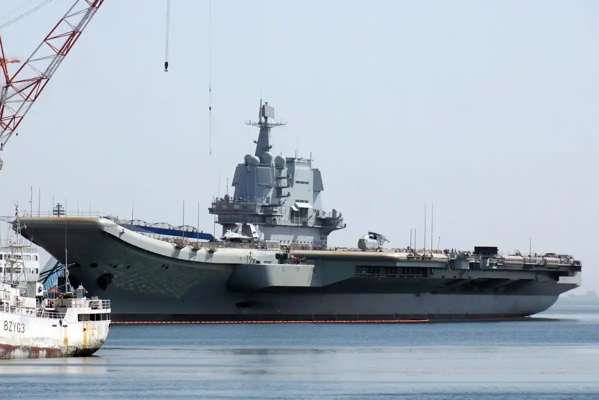 最新照片显示,首艘国产航母又有新的变化,8月或会迎来惊喜