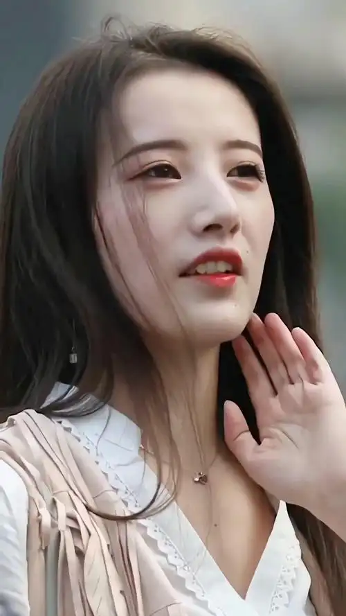 丸子头的小姐姐是你的理想女朋友吗 好看的小姐姐 高颜值美女 很哇塞