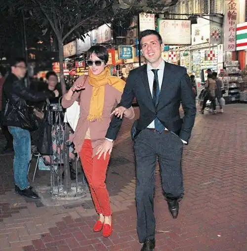 虽"过气"仍年入3千万,贴钱帮老公开餐厅,梁咏琪的潇洒有底气