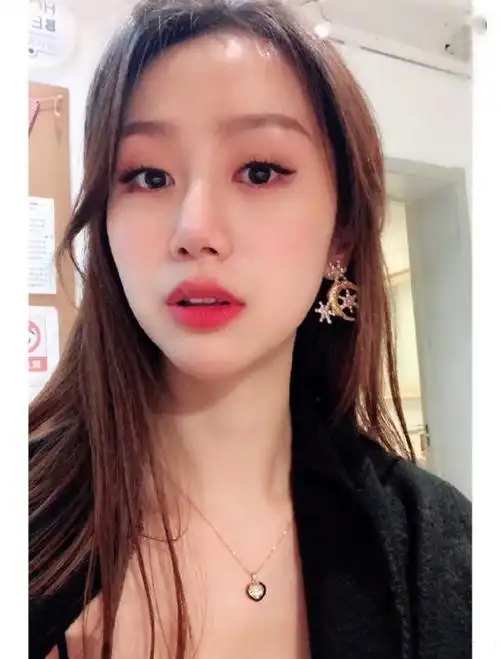 真美!陈露综艺节目玩嗨了,颜值在线,少女感十足,孙悦有福了