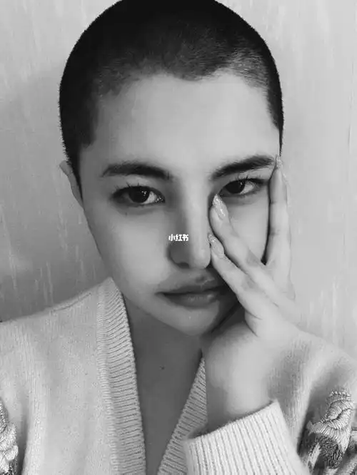 现在是寸头啦叫我一声大哥不过分吧[doge]#女生寸头  #女生短发发型