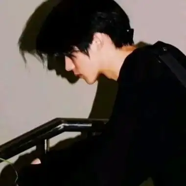 潇洒酷帅酷帅男生高清头像图片(图3)