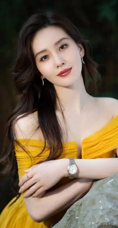 刘诗诗的着装风格:古典与优雅的完美融合_气质_场合_服装