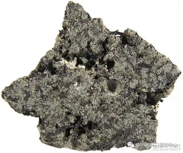 dorbigny 钛辉无球粒陨石今天要介绍的是一块带有孔洞的陨石,这是一