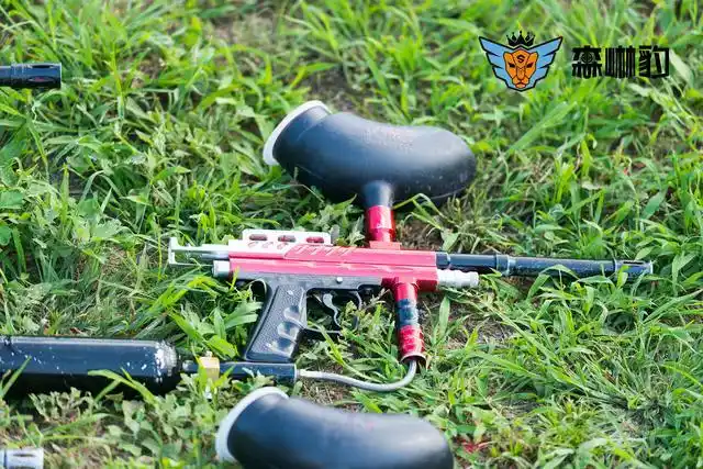 怀柔不光是吃吃喝喝,还有一个20000平米的彩弹射击场能嗨玩夏天