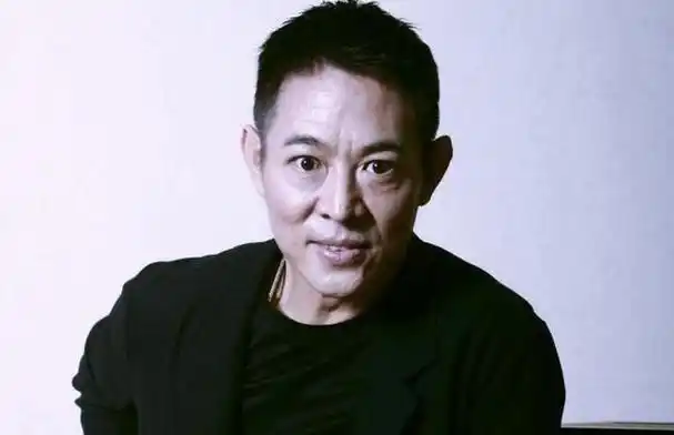 60岁的李连杰为何衰老这么快?网友:面相越来越邪