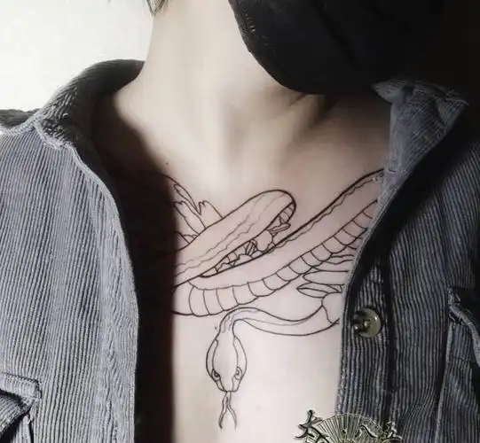 日式老传统 蛇牡丹纹身图片_胸部老传统日式纹身图案