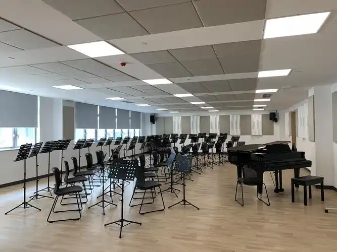 录影棚,15间中小型乐器练习室和乐器练习静音舱,四间音乐教学和演奏室