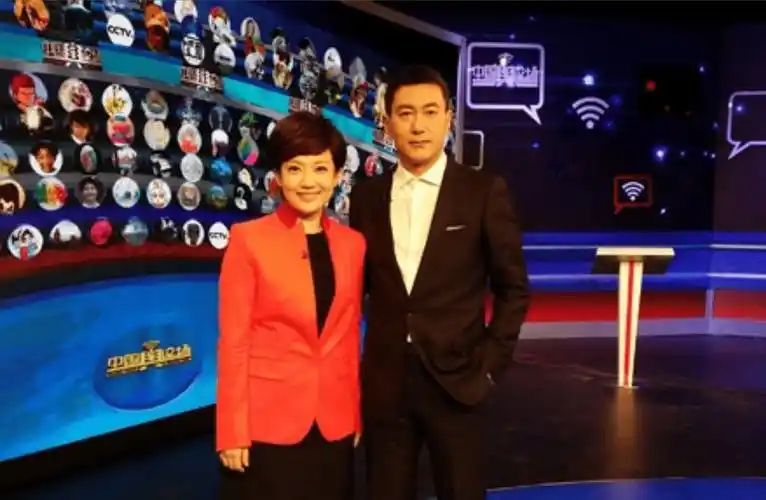 央视主持人王端端:曾因直播时落泪引争议,嫁同行丈夫幸福美满_节目