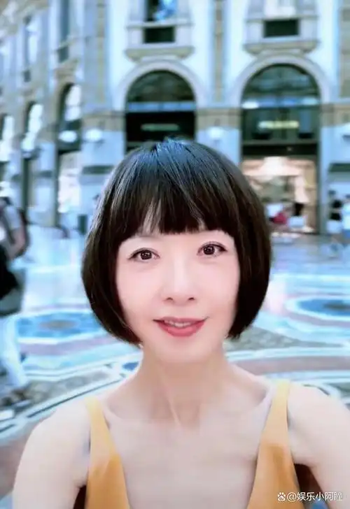 早期的鲁豫可不是现在这个"大头娃娃",两者简直是判若两人.