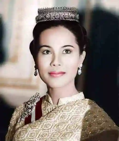 泰国王妃诗丽吉的恩怨情仇