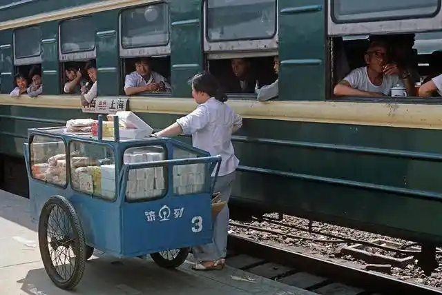 80年代最真实的50张老照片无比怀念美好的回忆