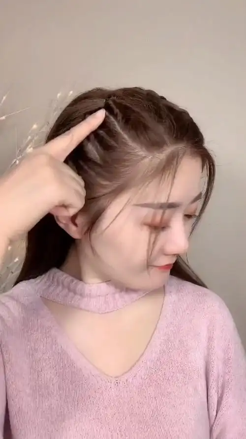 披肩发这样扎,个性又好看