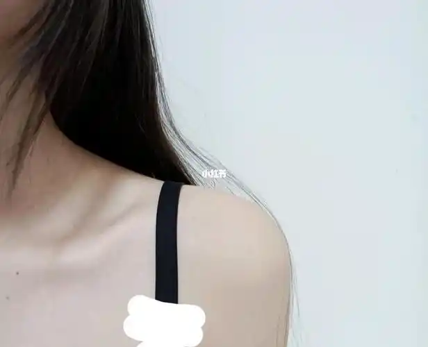 在垃圾桶里找到的锁骨照