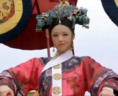 甄嬛传小主轿撵上的风情最美甄嬛最霸气华妃