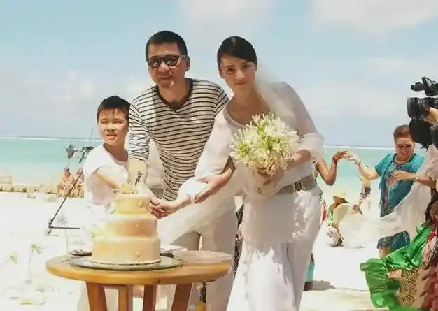 曝光:恋爱一年就逼婚,生娃后补办婚礼,拒当小三|吴越|陈建斌_网易订阅