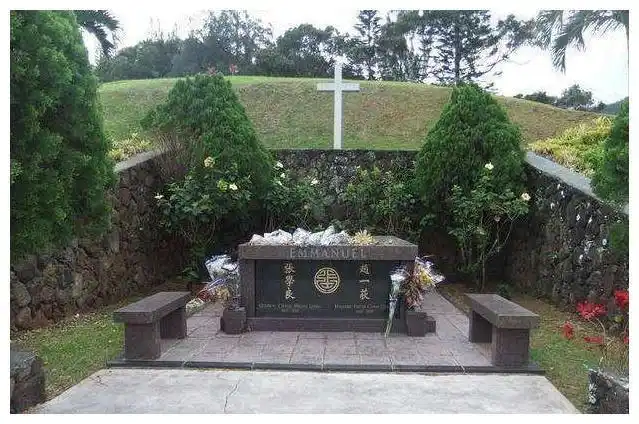 于凤至93岁在美国病逝墓碑上留下4个字张学良见后老泪纵横