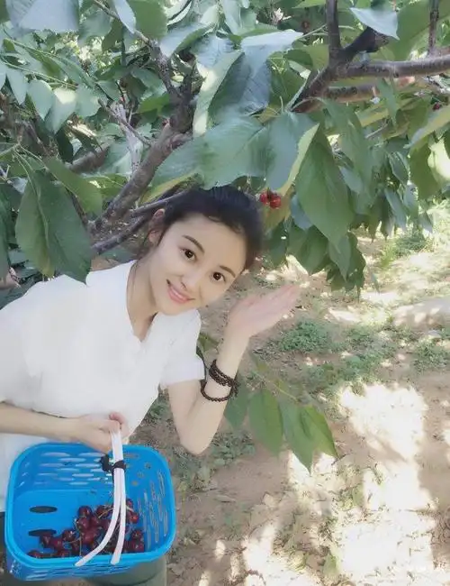 年仅26岁女演员徐婷